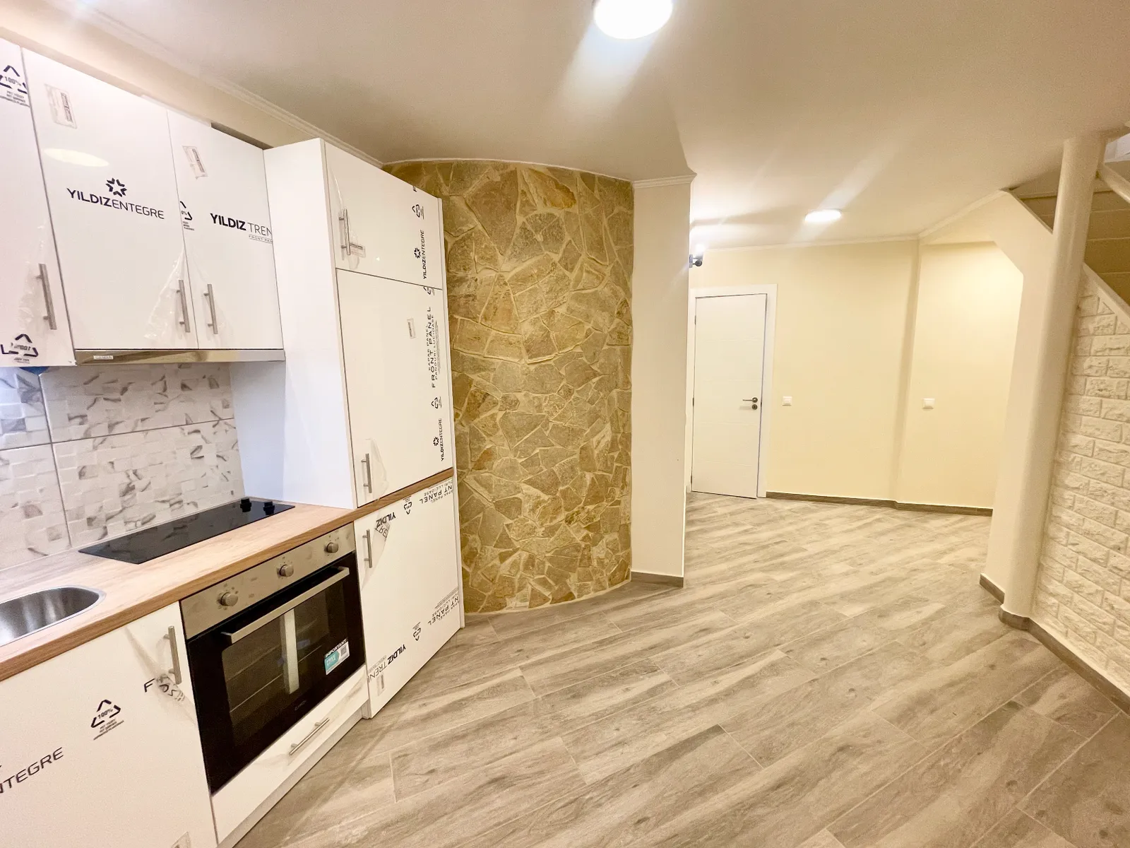 2 Bedroom Split-Level Apartment — 5