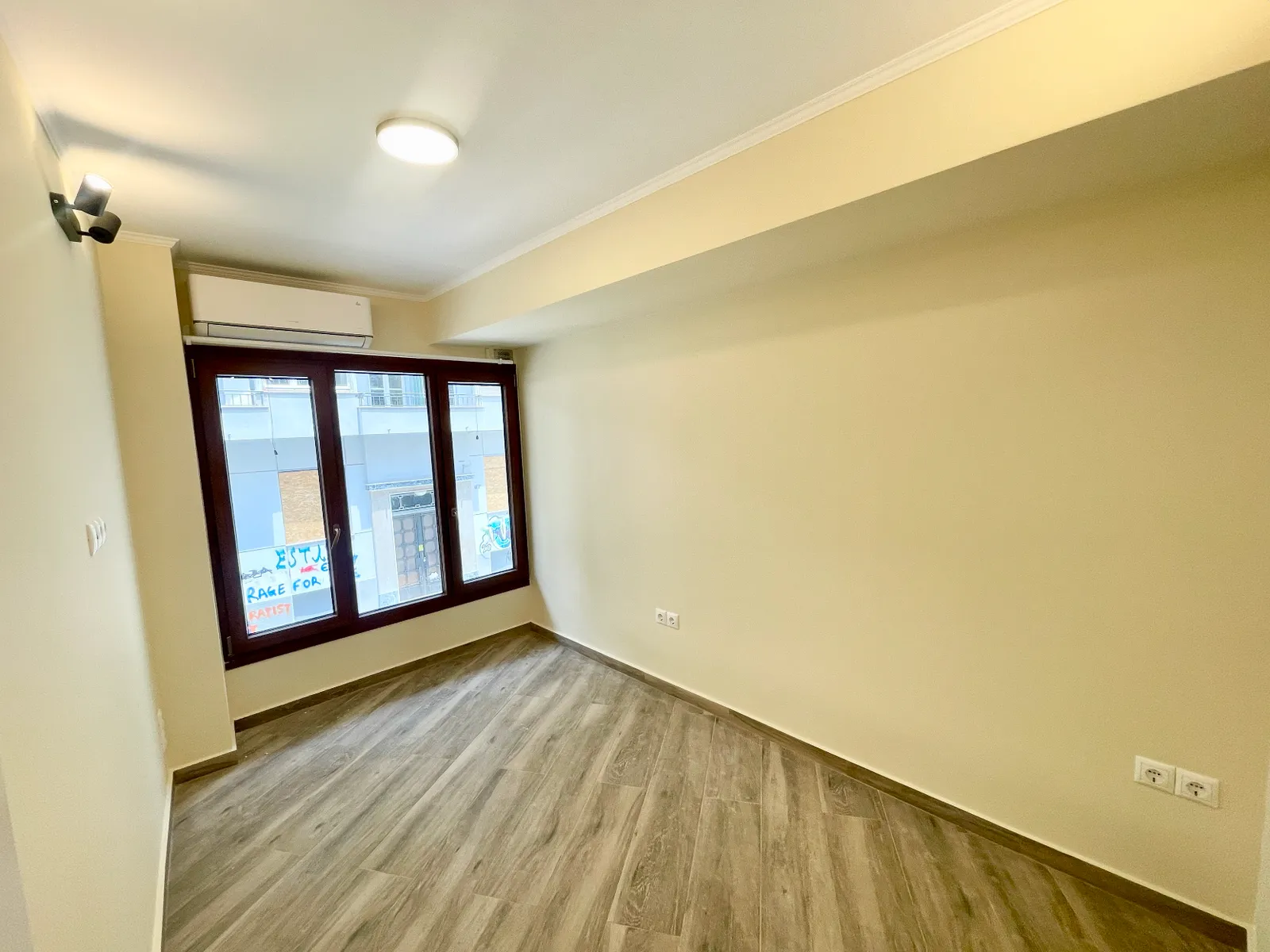 2 Bedroom Split-Level Apartment — 8