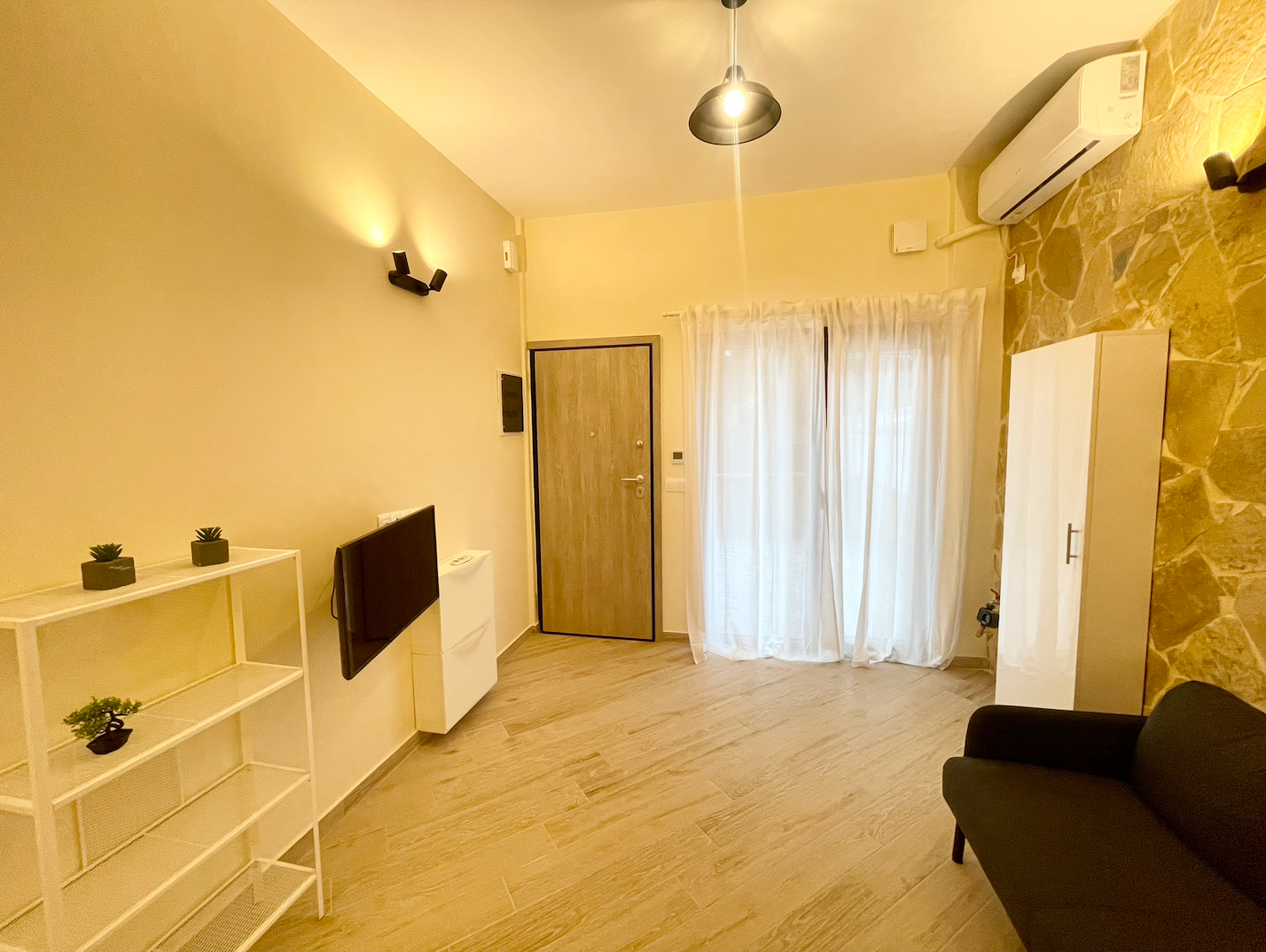 Comfy Spacious Studio — 4