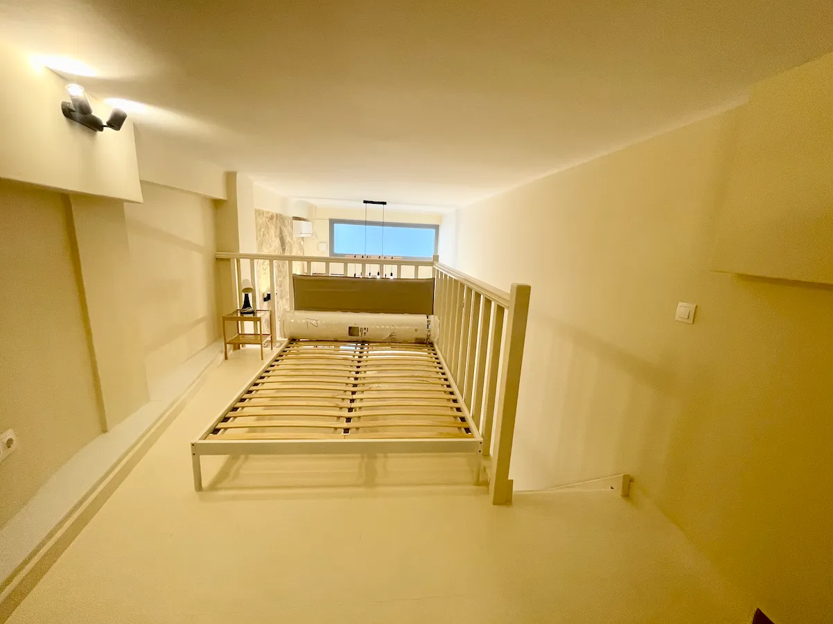 Unique Designer Built Large Loft Studio — 9