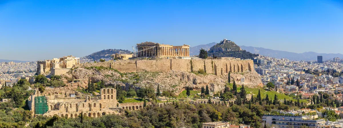 Η γραμμή του ορίζοντα της Αθήνας με την Ακρόπολη, η αγορά όπου ανταγωνίζονται η βραχυχρόνια και η μακροχρόνια μίσθωση.