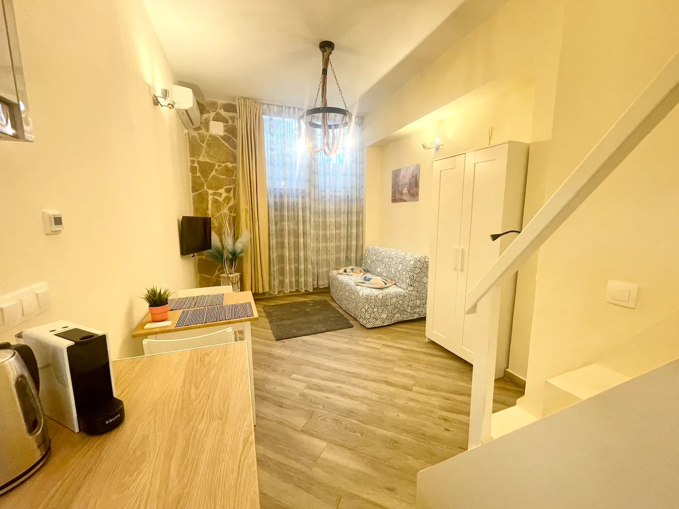 Art Design Studio in the heart of Kypseli with private patio — 6