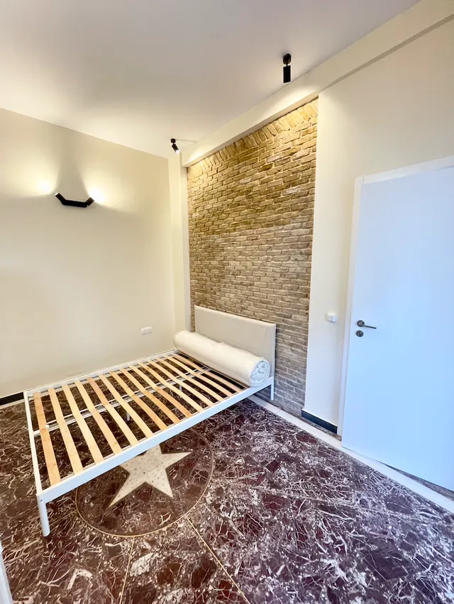 Studio in Boutique building with communal Rooftop Terrace