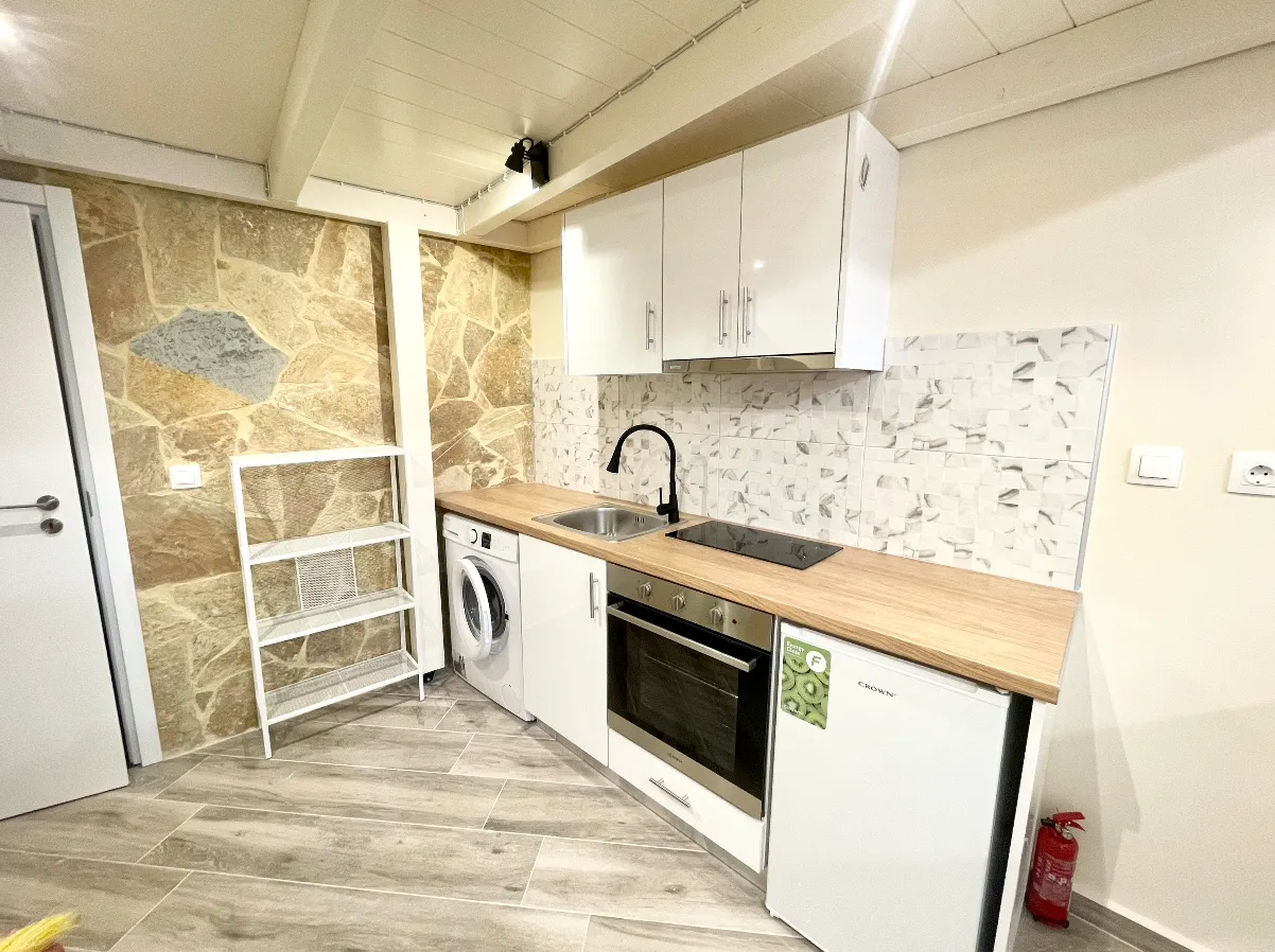Unique Designer Built Large Loft Studio — 3