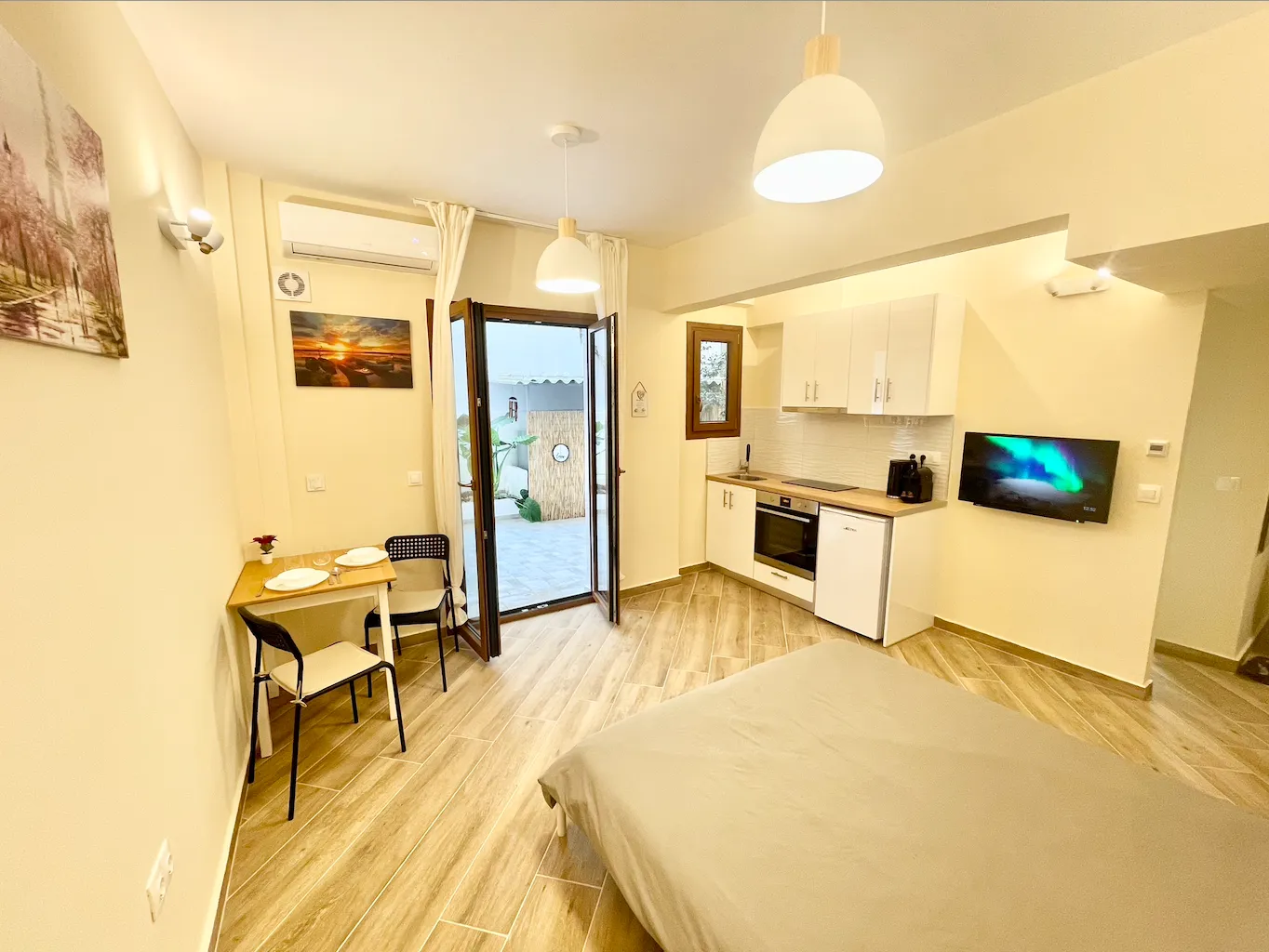 Garden Spacious Studio Kypseli — 7