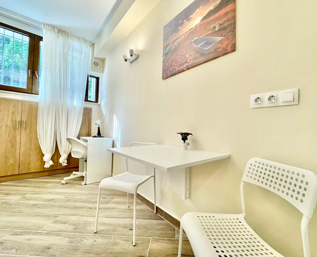 Comfy Studio opposite the park — 4