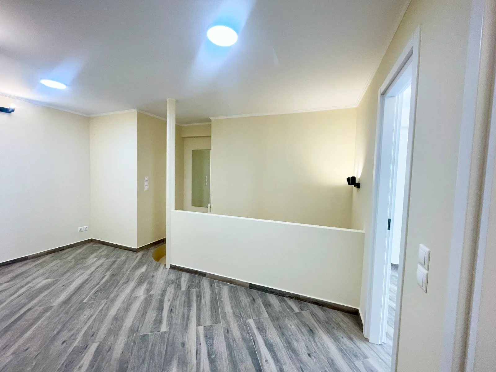 2 Bedroom Split-Level Apartment — 12