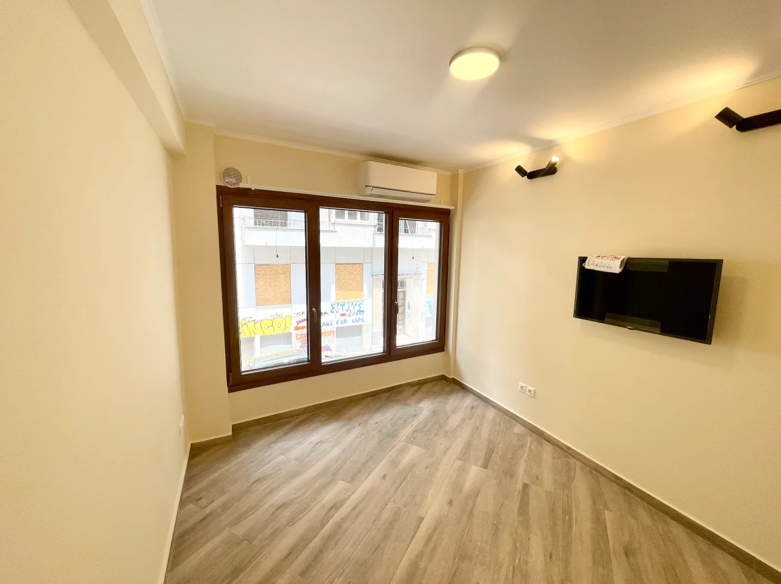 2 Bedroom Split-Level Apartment — 10