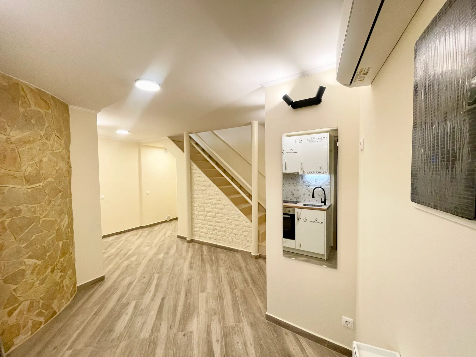 2 Bedroom Split-Level Apartment — 14