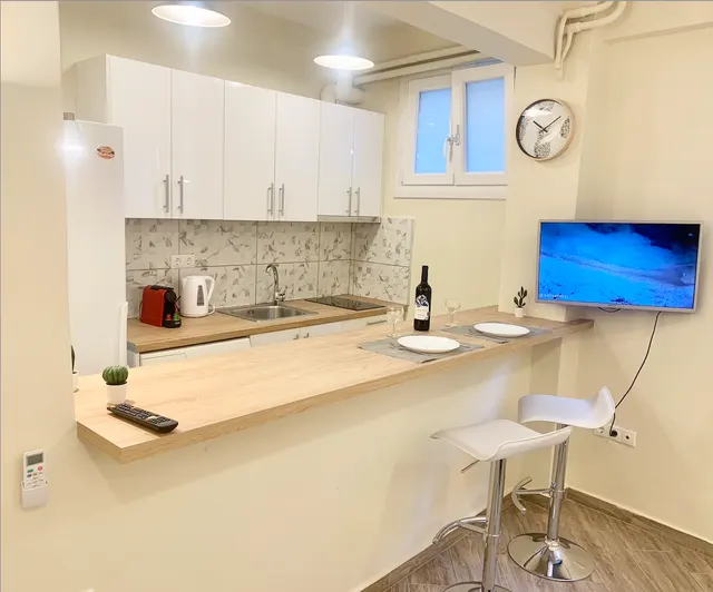 Stylish & Spacious Studio in Kypesli