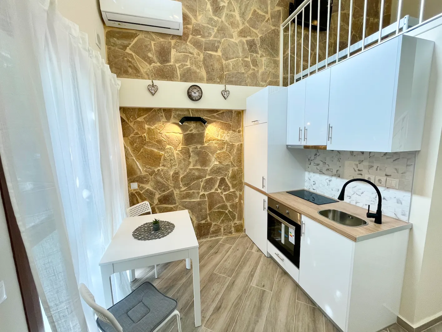 Aristoteleous Loft — 4