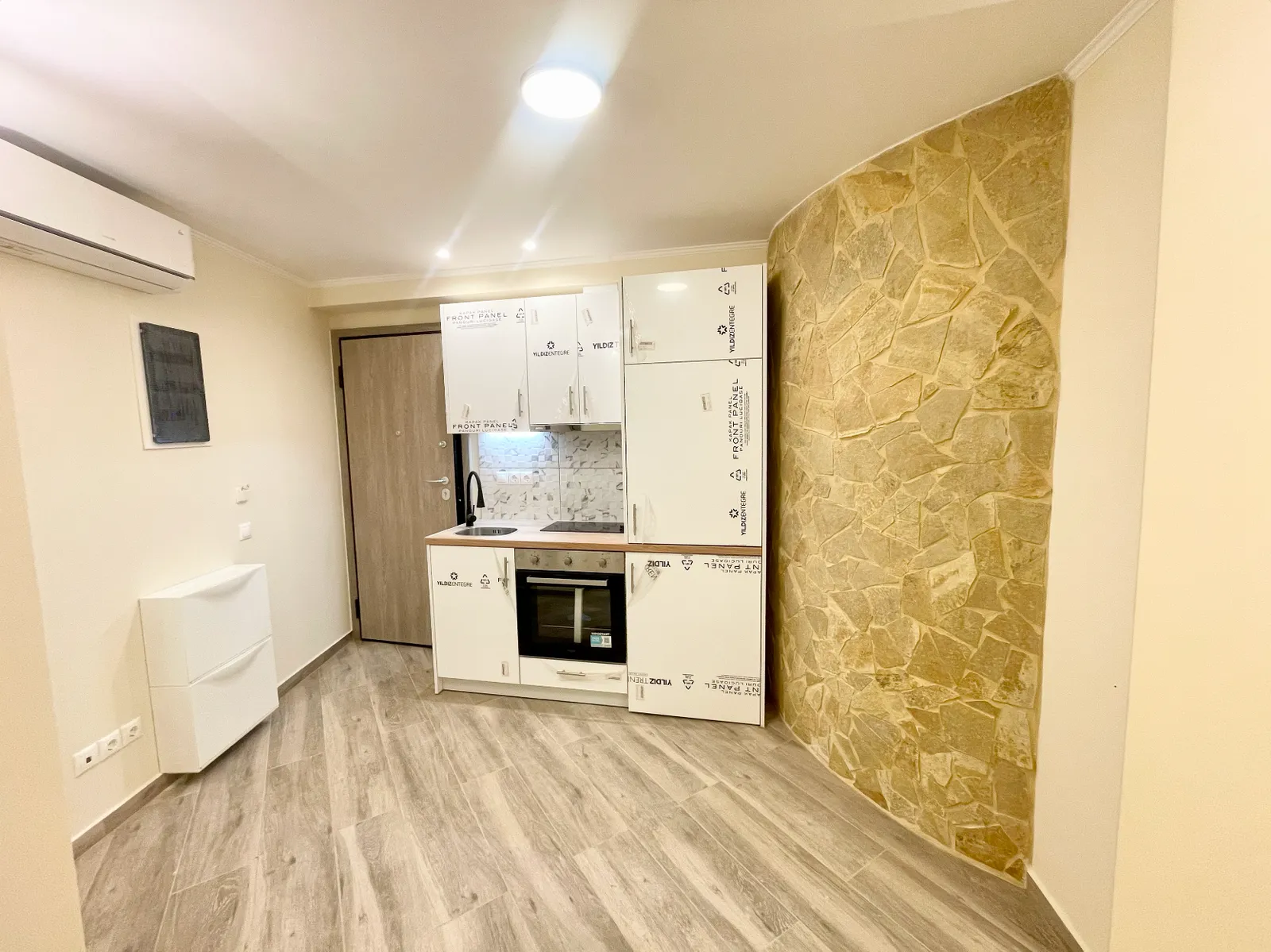 2 Bedroom Split-Level Apartment — 17