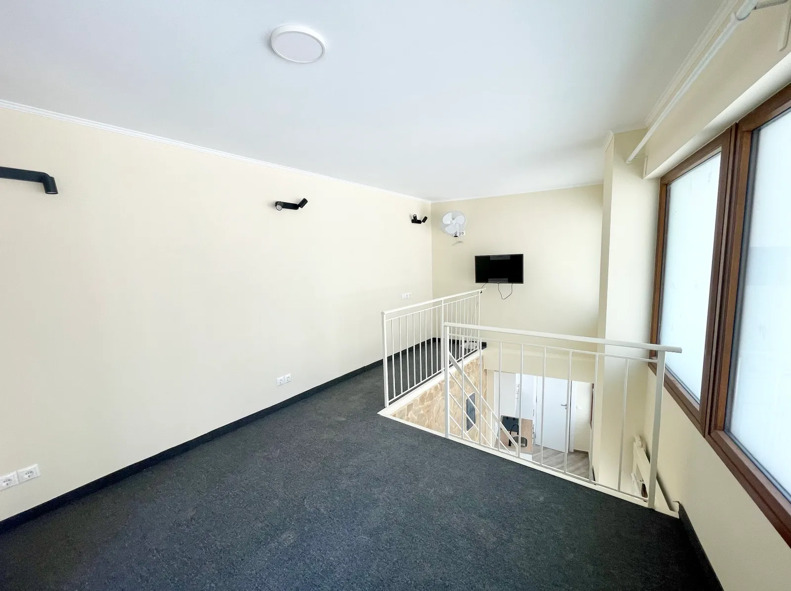 Large Loft Studio in Central Athens — 11