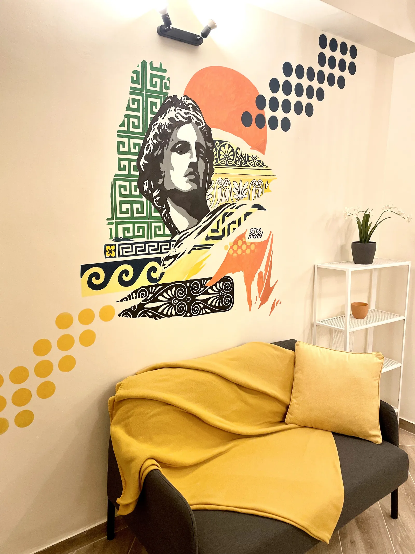Art House Comfy Studio — 2