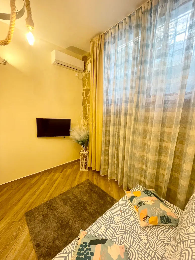Art Design Studio in the heart of Kypseli with private patio — 10