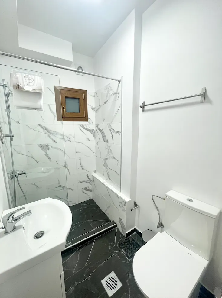 Stylish & Spacious Studio with private patio — 2