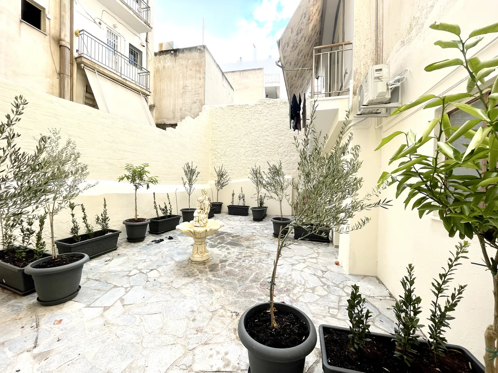 Large Garden Studio — 7