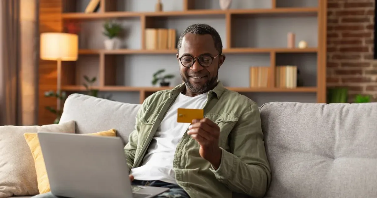 A tenant paying rent by bank transfer, the method Greek law will require.