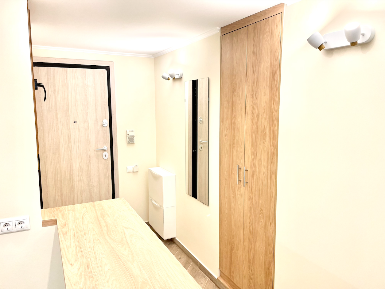 Bright Large Studio with Private Garden Access — 4