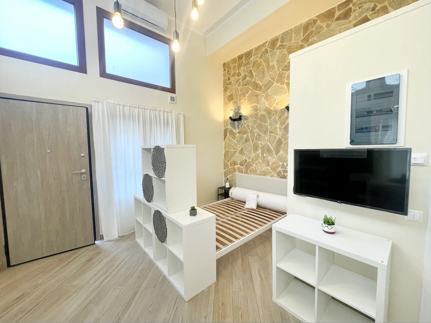 Cosy modern Studio